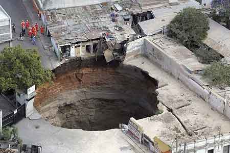Sink Holes on Sinkhole In Florida   Flickr   Photo Sharing