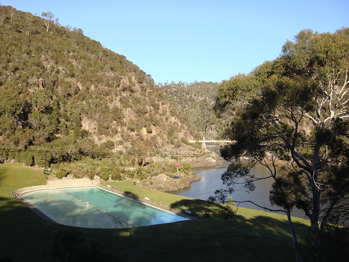 Swimming pool , chairlift, First Basin and suspension bridge - Cataract Gorge [Launceston]