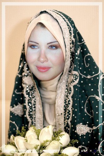 Nancy Ajram with this hijab his face become bright and those eyes clearer