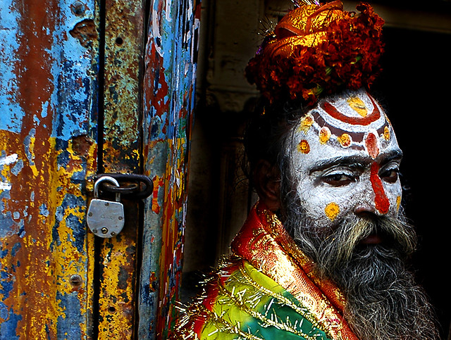 pada varanasi ghat - 5 Tips Ahli dalam Fotografi Potret