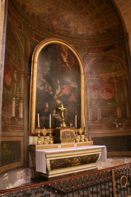 Inside Eglise Notre-Dame
