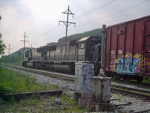 Former Illinois Central units lead a freight train Hawthorne Junction. Chicago / Cicero Illinois. June 2007. by Eddie from Chicago