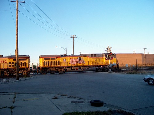 Eastbound Union Pacific unit coal train entering the city of Chicago Illinois. October 2006. by Eddie from Chicago