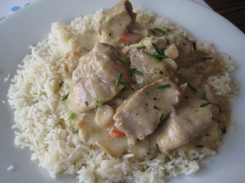 Blanquette De Veau Over Rice. Foto: <a href="http://www.flickr.com/photos/frivolous_accumulation/5779647227/sizes/m/in/photostream/" target="_blank">ed</a>(<a href="http://creativecommons.org/licenses/by-nc-sa/2.0/" target="_blank">cc</a>)