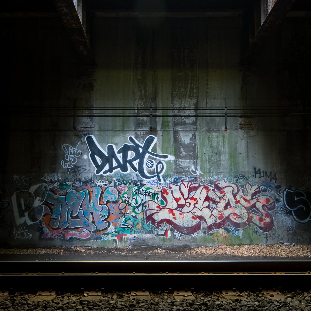 Dart graffiti