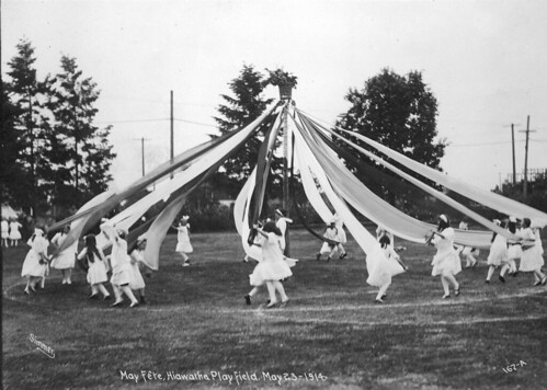May fete at Hiawatha Playfield, 1914