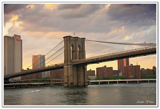 Brooklyn Bridge and Verizon Building (Can you hear me now?)  Flickr