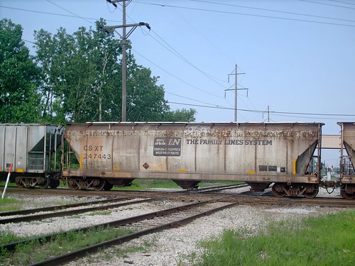 1970's era Family Lines covered hopper. Hawthorne junction. Chicago / Cicero Illinois. June 2007. by Eddie from Chicago