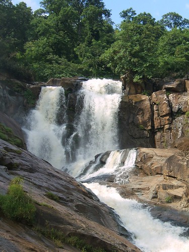 Rajpuri Waterfalls 19/9/2008 by Vicky Nagvan