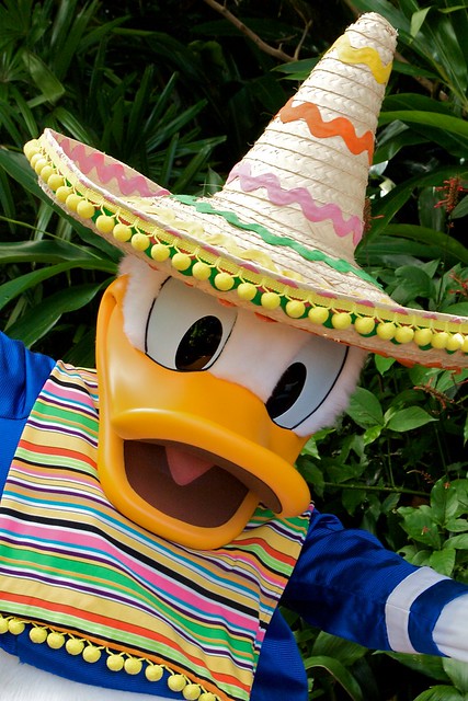 WDW Sept 2008 - Meeting Donald Duck in Mexico