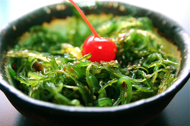 How to Incorporate Health-Boosting Seaweed Into Your Diet
