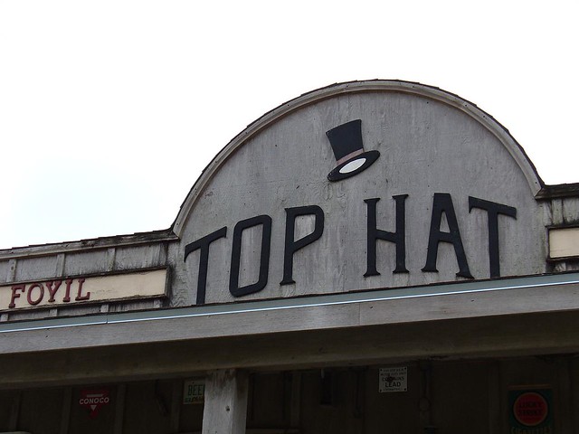 Top Hat Sign