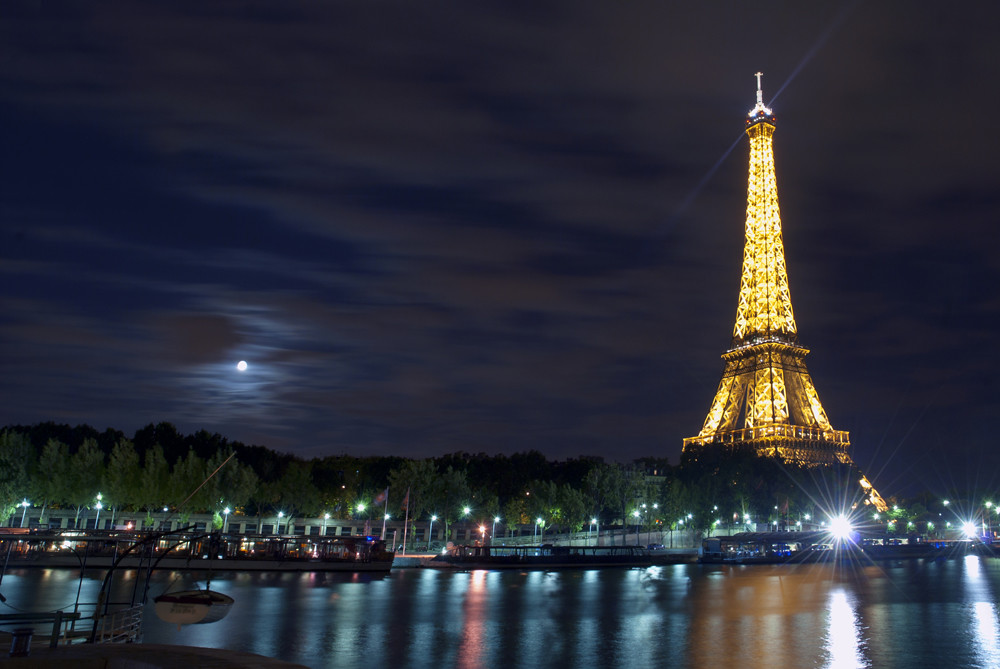 Eiffel-Tower_1