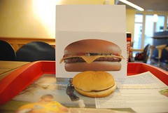 hamburger compared to photo on box