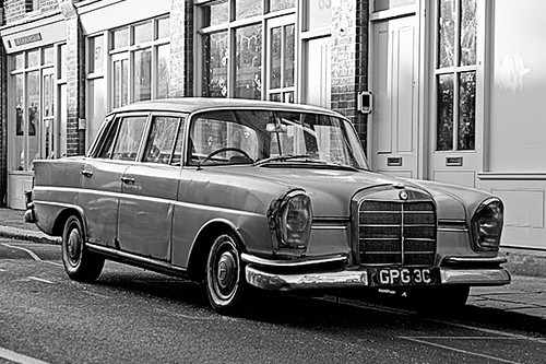 MercedesBenz 220 on Columbia Road E2 At the time I never thought to look