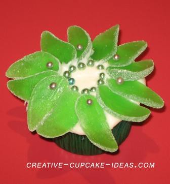 Christmas Cupcake Idea wwwcreativecupcakeideascom