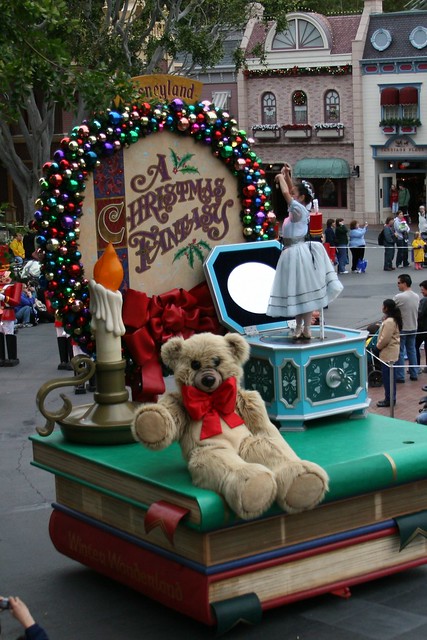 Disneyland Dec 2007 - A Christmas Fantasy Parade