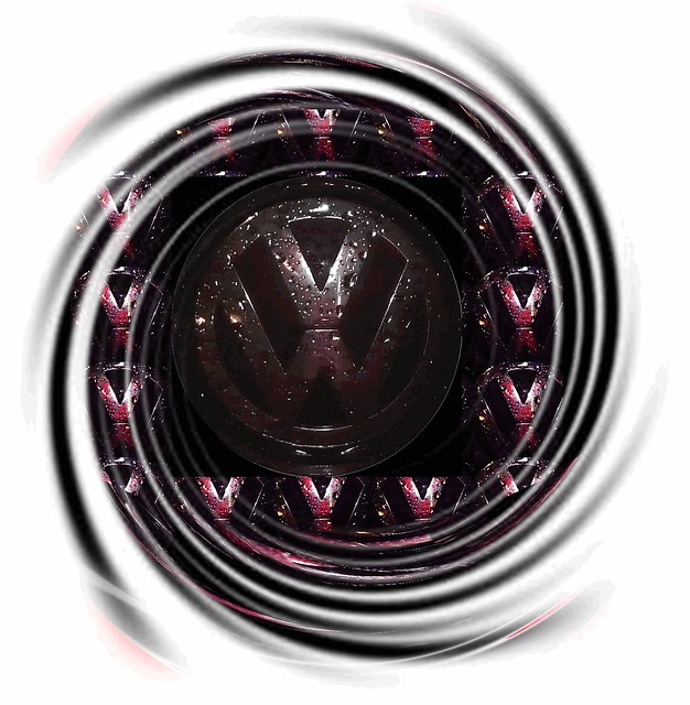 VW LOGO EFFIART VW Emblem mit Morgentau VW Emblem with waterdrops