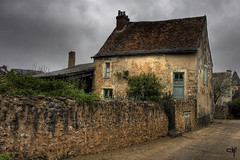 La vieille maison dans le vieux village