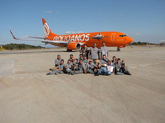 Avião laranja em comemoração aos 10 anos da GOL