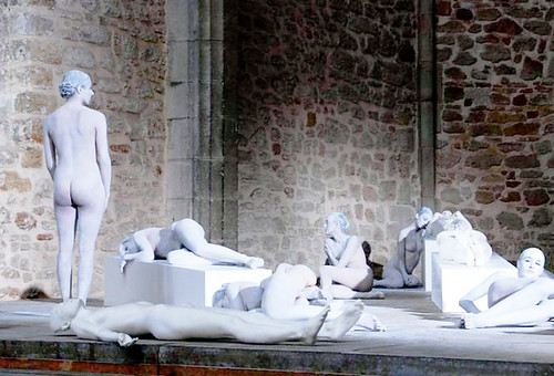 Vanessa Beecroft, sculture viventi, arte moderna ...Palermo by danielelive§! restiamo umani e vivi lol!