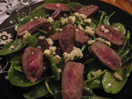Steak Salad with Grapes and Blue Cheese