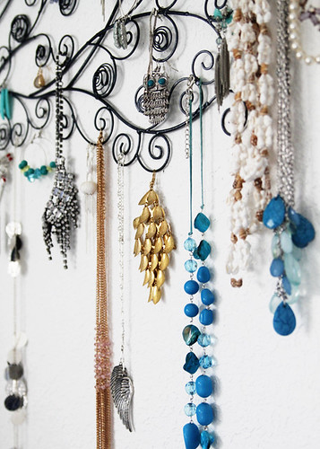 Wall art jewelry hanger