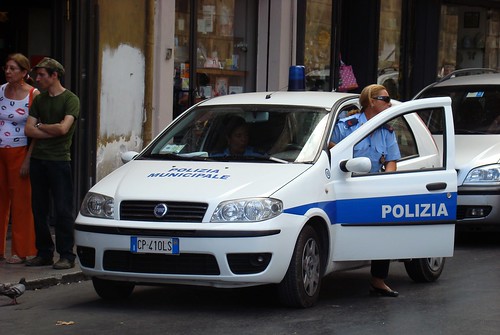 Palermo, vigilessa travolta da auto pirata: condizioni gravissime$