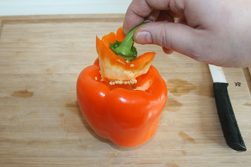 27 - Paprika entkernen / Core bell pepper