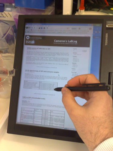 LaBLog on a tablet in the lab
