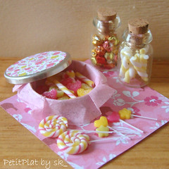 Dollhouse Miniature Food Pink Sweets 1:12