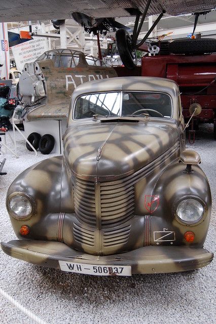 Opel Kapit n 1939 Limousine im Tarnkleid ein Modell f r die Wehrmacht