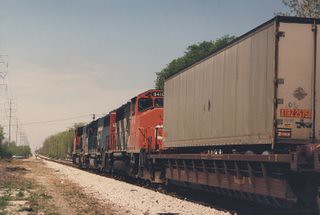 Northbound GTW intermodal train approaching Chicago's Marquette Park at west 71st Street. Chicago Illinois. May 1987. by Eddie from Chicago