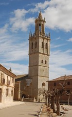 Fuentes de Nava (Palencia). Iglesia de San Pedro