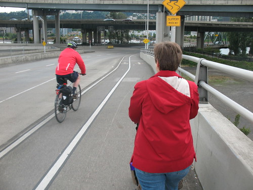 shared bicycle / pedestrian sidewalk in use