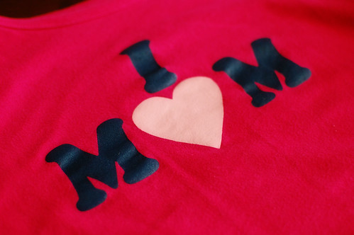 I heart mom t-shirt