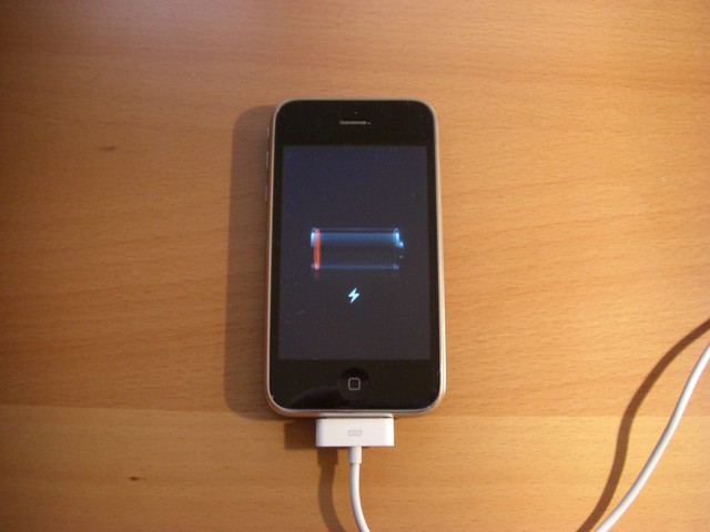 iPhone 3G won't charge anymore | Flickr - Photo Sharing!