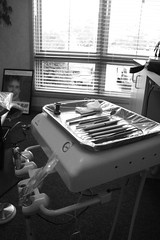 dental hygienistâ€™s tools on a tray