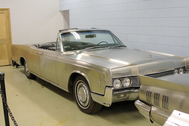 Stainless steel bodied 1967 Lincoln Continental commissioned by Allegheny