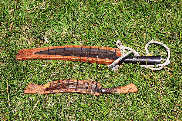 1U12布農族文物-獸刀