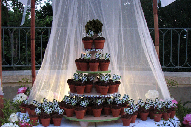 beautiful cupcake wedding cakes lantern wedding card ideas