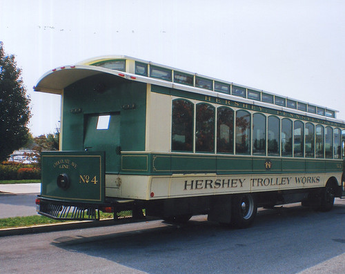Hershey Pennsylvania rubber tired tourist trolley. September 2008. by Eddie from Chicago