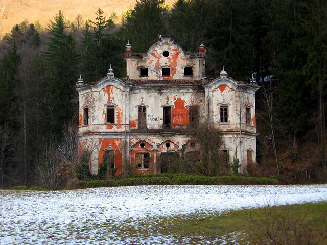 Ghost mansion