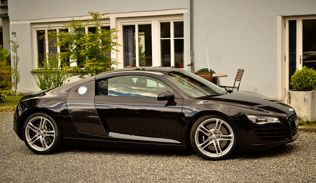 A little HDR to the Audi R8