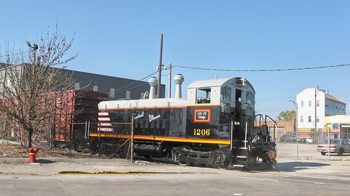 Repainted Central Illinois Railroad EMD SW-1200 # 1206 pushing train past the South Wood Street railroad crossing. Chicago Illinois. Friday, October 31st,  2008. by Eddie from Chicago