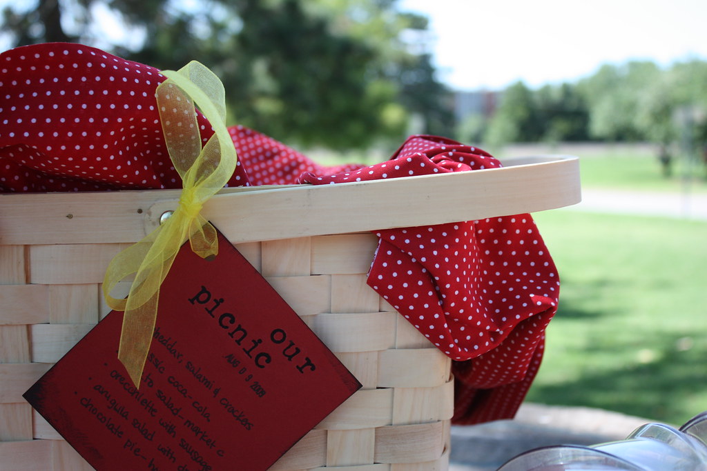 Picnic Basket by Paul and Christa, on flickr