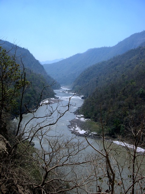 Il fiume Gange a Hrishikesh, India. Foto su Flickr di Sanj@y (CC-BY-2.0)