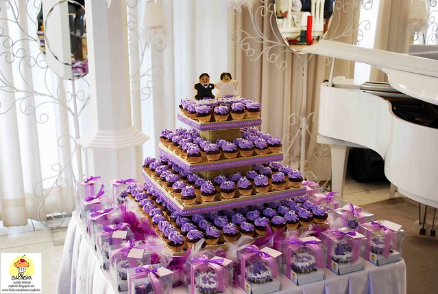 Purple Gold wedding cupcakes 3