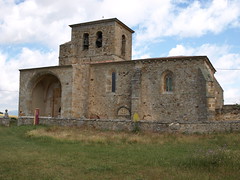 Báscones de Valdivia (Palencia). Iglesia de San Sebastián