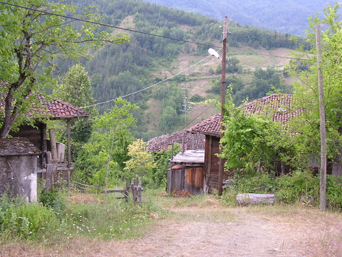 Szalmafalva, faházak